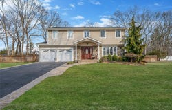 3 Ingram Court, Smithtown, NY 11787