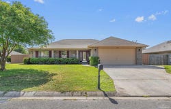 1863 Bay Pine Cir, Gulf Breeze, FL 32563