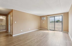 915 Graceland Avenue, Des Plaines, IL 60016