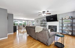 29 Carr St, Sutton, MA 01590