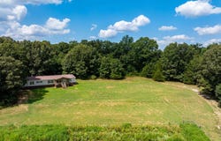 1046 Grange Rd, Cave City, AR 72521