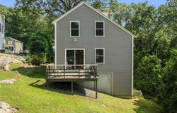 24 Smith Street, Lincoln, RI 02865
