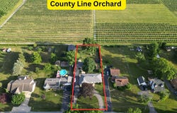 2213 E Cleveland Avenue, Hobart, IN 46342