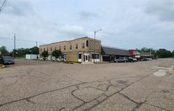 401 E Commerce Street, Mexia, TX 76667
