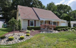 30 Oxford Lane, Aberdeen, NJ 07747
