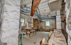 1670 MOSELEM SPRINGS ROAD, HAMBURG, PA 19526