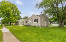 663 Parker Street, Waterloo, IA 50703