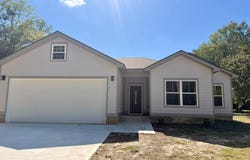 323 N Broad St, Doerun, GA 31744