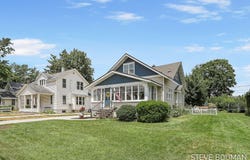 39 W CHERRY AVENUE, ZEELAND, MI 49464