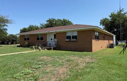 820 12th Street, Snyder, OK 73566