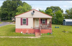 703 P Highway, Alton, MO 65606