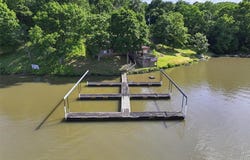 1077 Duncan Drive, Edwards, MO 65326