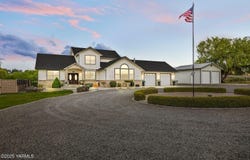 110 Beane Rd, Moxee, WA 98936