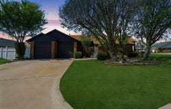 652 NW Waterford Dr, Lawton, OK 73505