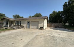 111 W Lee Street, Aurora, MO 65605