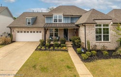 7207 Edgewater Drive, Olive Branch, MS 38654