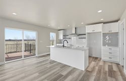 808 Crestview Dr, Solon, IA 52333
