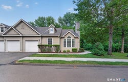 25 Hamden Hills Drive, Hamden, CT 06518