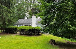 822 Persimmon Rd, Sewickley Heights, PA 15143