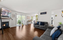 295 Woodridge Circle, South Elgin, IL 60177