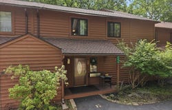 123 Meadow View Court, Bushkill, PA 18324
