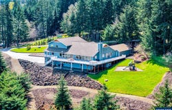 37617 Elizabeth Dr, Lebanon, OR 97355