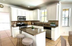 1048 SE Sunflower Cir, Weston, FL 33327