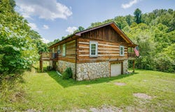 29 Scarberry Hollow, Castlewood, VA 24224
