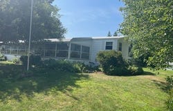 18 Riverview Circle, Brimfield, MA 01010