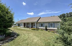 618 Laurie Leigh Ln Drive, Dandridge, TN 37725