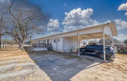 303 19th, Carrizo Springs, TX 78834