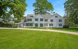 31 Lamberts Cove Road, Vineyard Haven, MA 02568