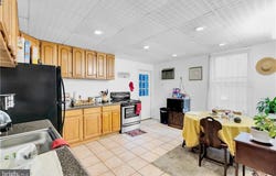 424 E BROAD STREET E, TAMAQUA, PA 18252