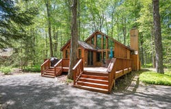 2107 Oak Road, Pocono Pines, PA 18350