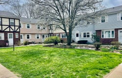 16 E Gate Lane, Hamden, CT 06514