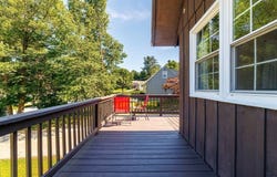 33 Lakeview Ave, Dudley, MA 01571