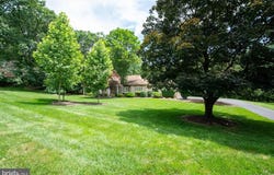 1015 STONEBRIDGE ROAD, AMBLER, PA 19002