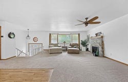 6053 28th Avenue Dr, Vinton, IA 52349