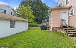 525 COLLINGDALE AVENUE, COLLINGDALE, PA 19023