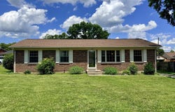 156 Paddock Drive, Versailles, KY 40383