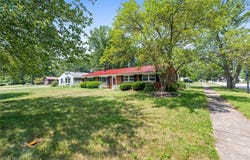 822 Howard Street, Elyria, OH 44035