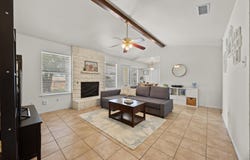 1006 Edgerly Ln, Pflugerville, TX 78660