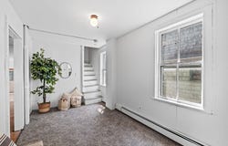 12 Planters St, Salem, MA 01970