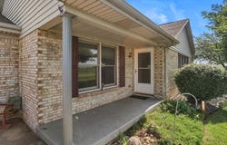 608 E Oaks Road, Urbana, IL 61802