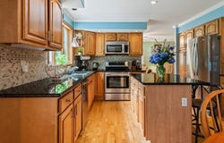 9 Santom St, Auburn, MA 01501