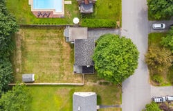 16 Brooks Avenue, Lewiston, ME 04240