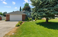 8553 N CLOVERLEAF DR, Hayden, ID 83835