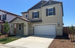 1484 Concord Way, Dinuba, CA 93618