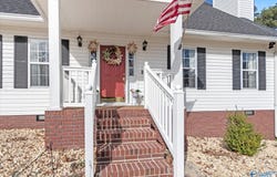 5906 Leonard Street, Guntersville, AL 35976