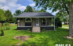 1501 Follis Avenue, Johnston City, IL 62951